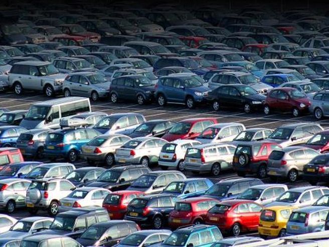 Immatricolazioni europee salgono del 4,2% ad aprile, dato più basso degli ultimi 5 mesi