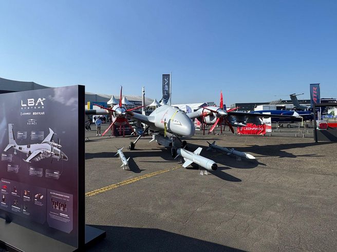 Leonardo e Baykar: siglata la jv per sviluppo di tecnologie per sistemi a pilotaggio remoto