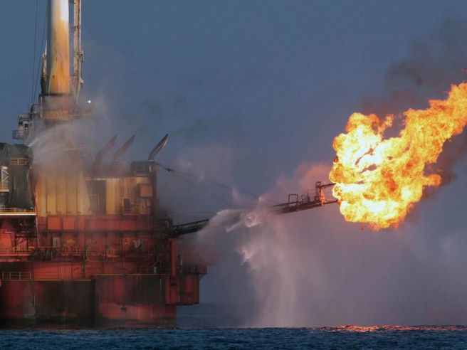 AIE: tagli dell’OPEC+ minacciano la ripresa economica