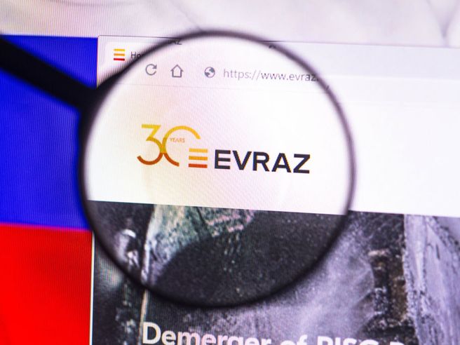 Abramovich sanzionato, titolo partecipata russa Evraz sospeso alla borsa di Londra