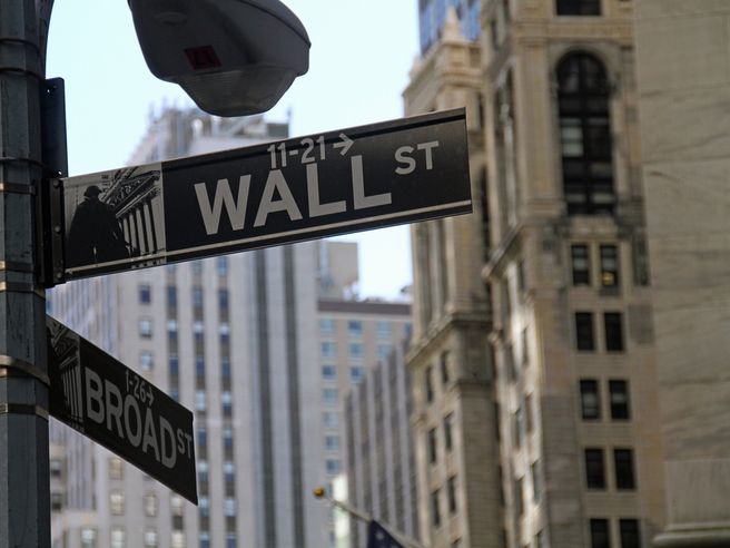 Wall Street: avvio poco mosso nel giorno del Columbus Day