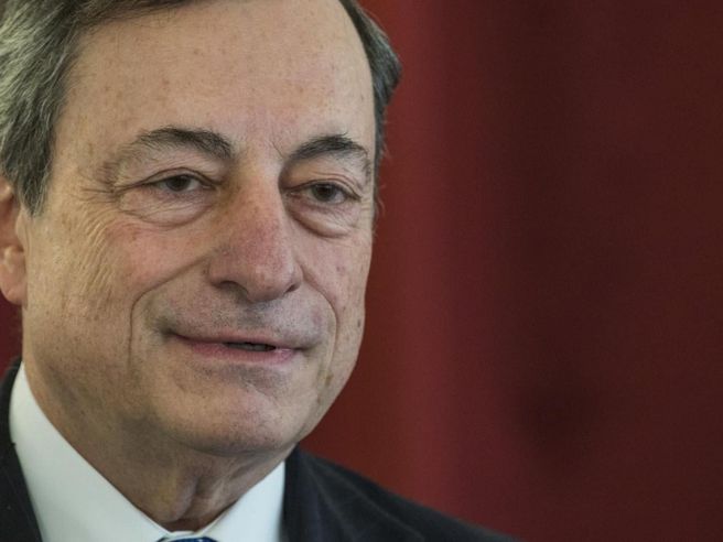 Draghi: ‘no a operatori sanitari non vaccinati a contatto con malati, scuole aperte anche in zona rossa’