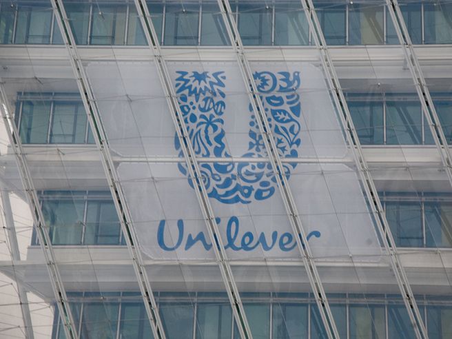 Unilever: ricavi semestrali oltre le attese, -11% per i profitti