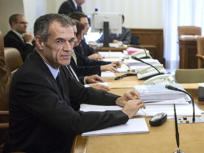 Cottarelli: ‘non vedo miglioramento conti pubblici. Se con dazi Europa va in recessione spread tornano a salire’