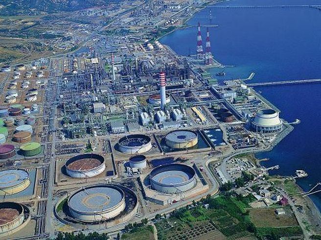 Saras: SocGen alza il rating a buy dal precedente hold
