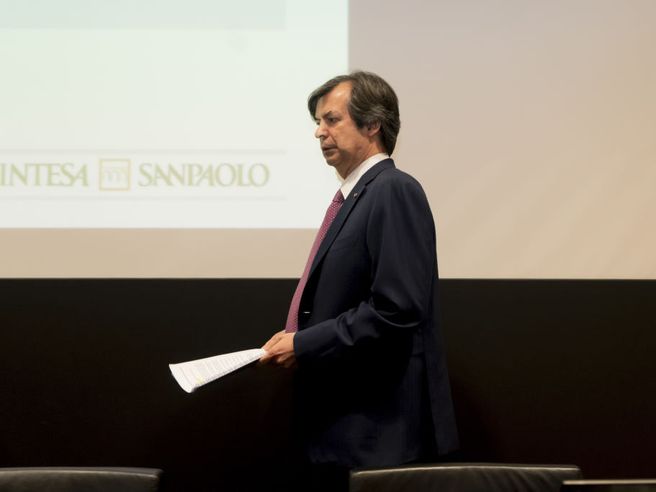 Intesa SanPaolo, AD Messina su nuovo piano: ‘accelereremo su riduzione portafoglio NPL’
