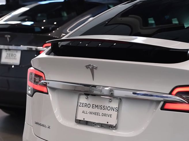 Auto elettriche: i segreti del modello Norvegia con sgravi a tutto campo in vista stop auto benzina dal 2025. La Audi e-tron batte Tesla Model 3 nel 2020