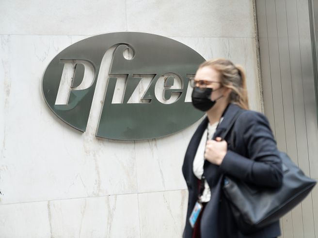 Vaccino Pfizer-BioNTech: all’Italia 27,2 milioni di dosi su un totale di 300 milioni per l’Ue