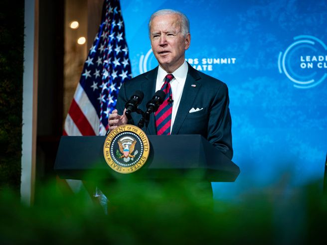 Petrolio: WTI e Brent in calo fino a -3% dopo rumor su appello Biden a Cina e Giappone
