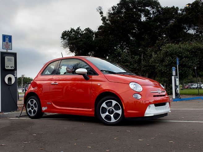 Auto elettriche e ibride plug-in perdono appeal a fine 2021. I modelli più venduti a dicembre e sull’intero 2021