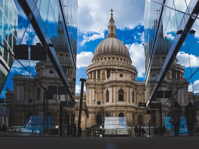 Burberry: titolo paga pegno all’outlook sulle vendite