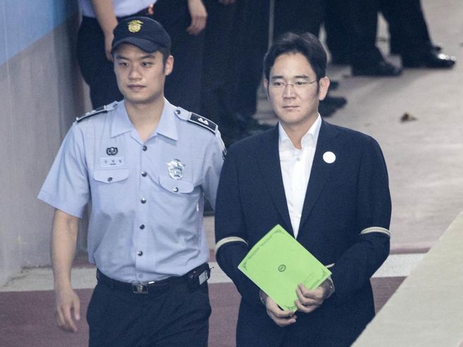 Samsung, verdetto a carico del vicepresidente Jay Y. Lee: cinque anni di prigione