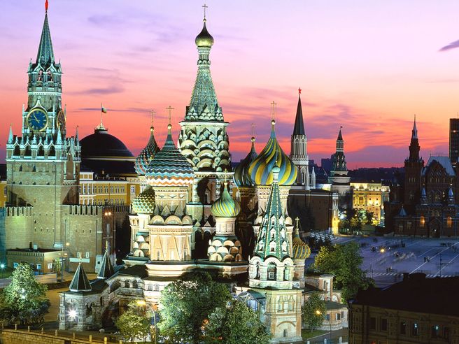 Russia: banca centrale alza tassi al 15%