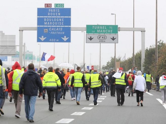 Francia: deciso calo della fiducia dei consumatori a dicembre, deluse le attese