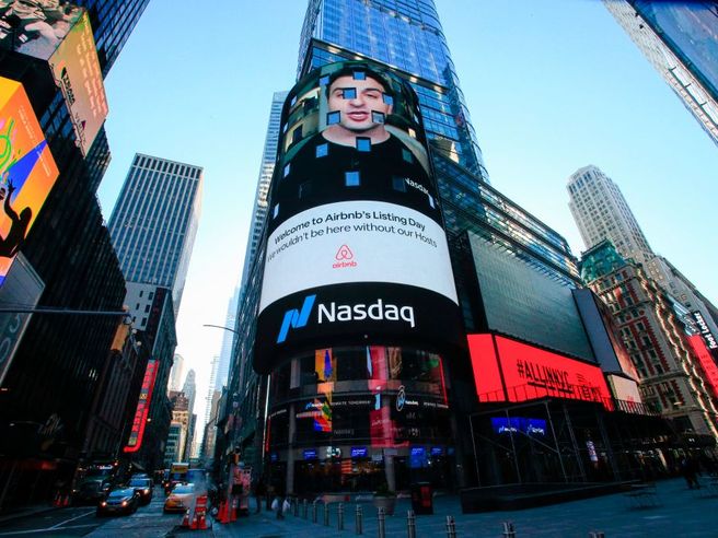 Wall Street teme Fed hawkish e sanzioni contro Russia: Nasdaq -2%, tassi Treasuries a 10 anni schizzano al 2,67%