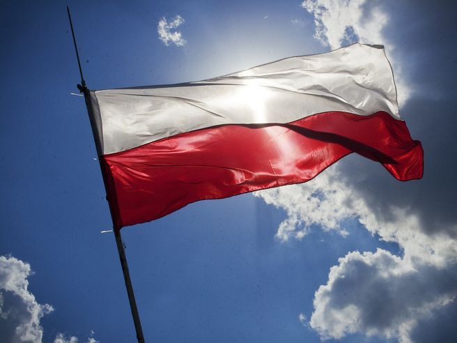 Polonia: banca centrale taglia tassi di 25 bp