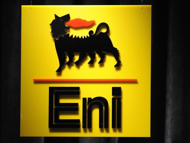 Eni positiva a Piazza Affari, voci di interessamento di Gazprom per una quota in Mozambico