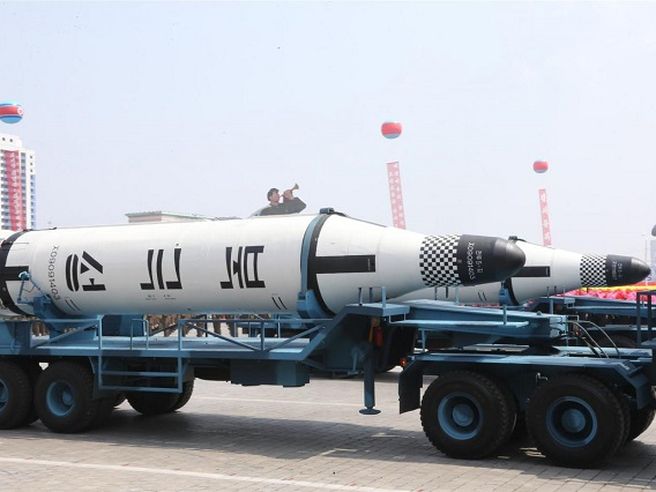 Borsa Tokyo +0,25%, a Hong Kong male Tencent con dati fatturato. Corea Nord lancia missile balistico a lungo raggio
