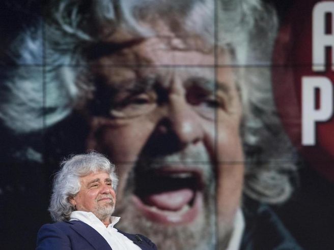 M5S pensa a impeachment per Mattarella per violazione art. 90 costituzione. Grillo: “Shhh”