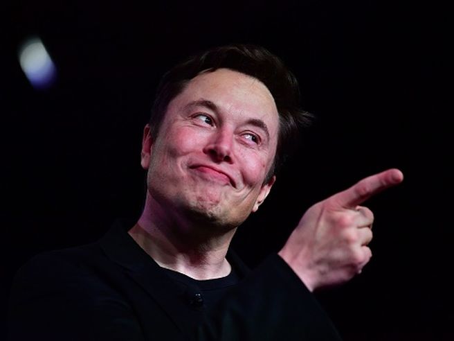 STM accelera a Pizza Affari dopo rumor su contratto con SpaceX di Elon Musk