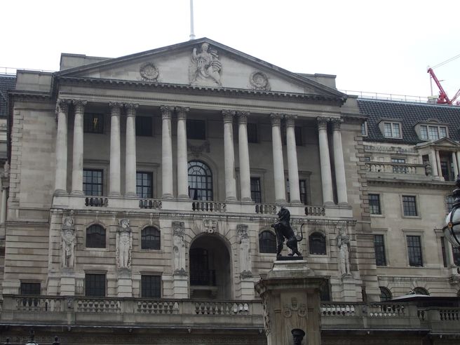 Preview BoE: domani la riunione, possibile che aumenti acquisti asset di 100 mld sterline