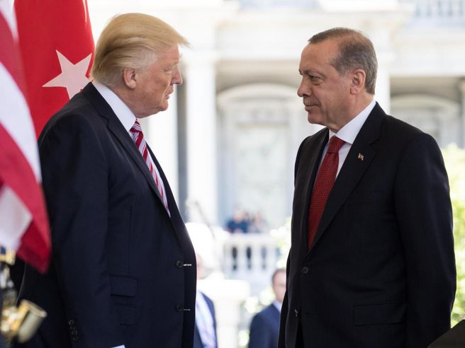 Turchia, Erdogan: “Vedremo i risultati dell’indipendenza della banca centrale”