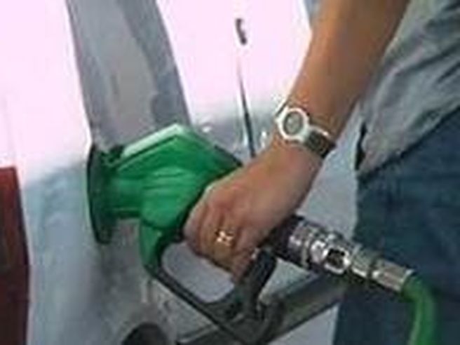 Petrobas alza i prezzi e vola a Wall Street