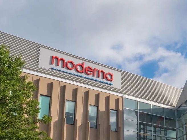 Moderna apre in positivo: +4,90% a New York