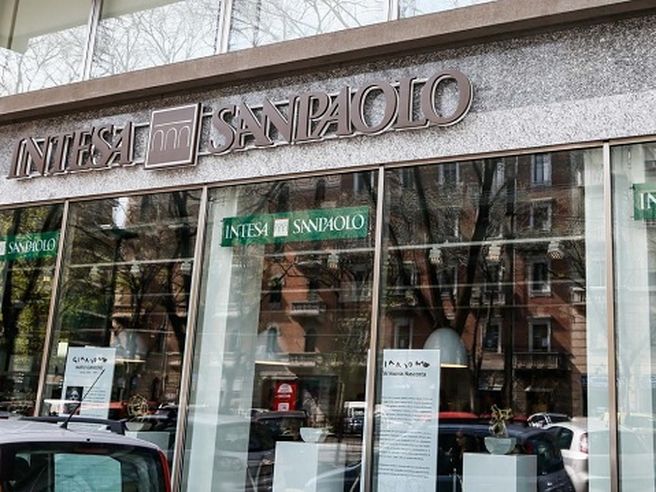 Intesa Sanpaolo staccherà dividendo di 0,192 euro (yield dell’8,4%), battute attese analisti