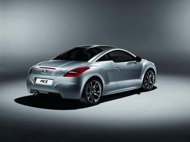Peugeot Citroen conferma esplorare una acquisizione di Opel da GM