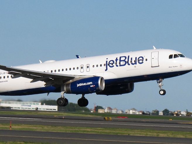 JetBlue Airways annuncia un’offerta di obbligazioni e prestito per 2,75 miliardi di dollari