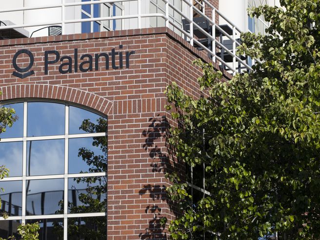Palantir alza le previsioni di fatturato per il full year