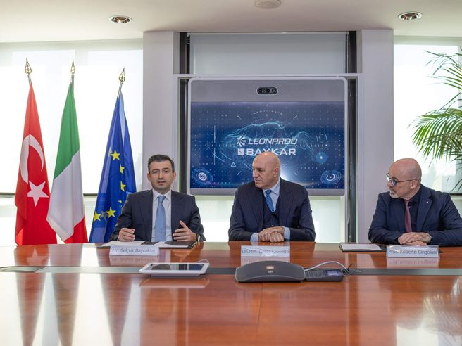 Leonardo e Baykar: insieme per creazione  jv per sistemi aerei senza pilota (unmanned)