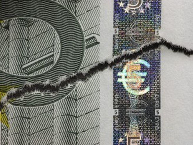 Forex: euro ai massimi a una settimana 1,305 dollari