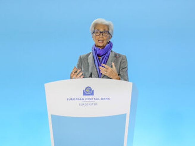 Fine dei tagli, la Bce lascia fermi i tassi. L’inflazione al 2% resta l’obiettivo principe