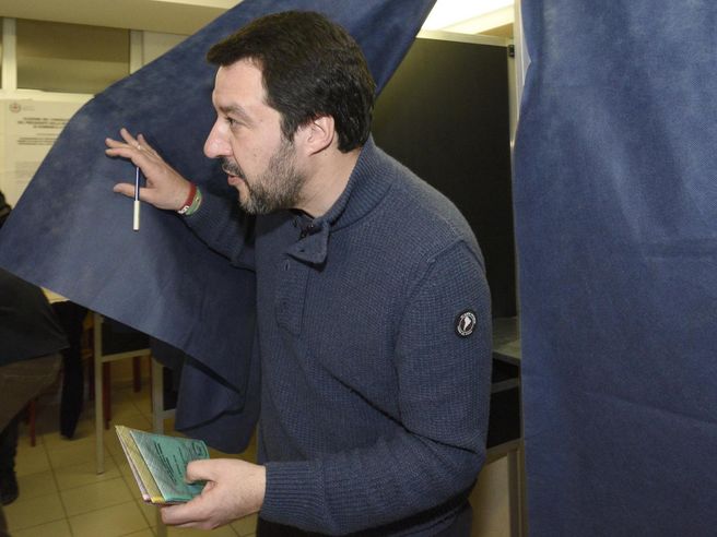 Apertura Putin ad acquisto BTP, Salvini: ‘non abbiamo bisogno di aiuti esterni. Manovra darà serenità’