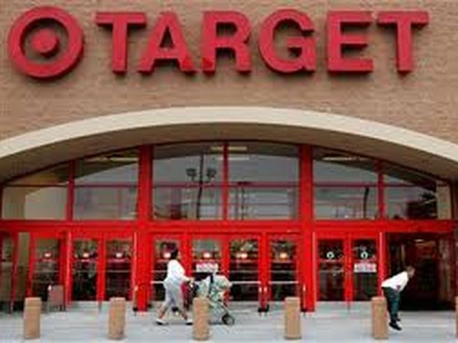 Target: utile in calo e sotto le attese nel primo trimestre, taglia guidance 2013