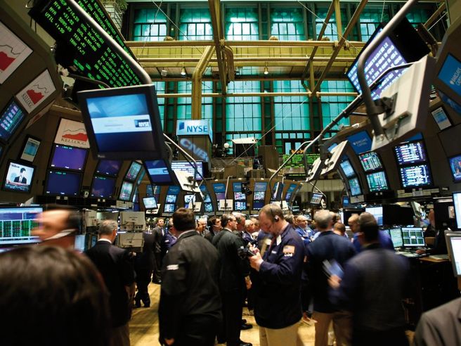 Piazza Affari prosegue negativa, attesa per dati Usa