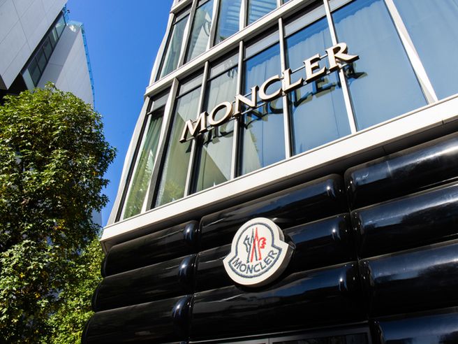 Moncler: ricavi salgono a 880,6 mln nel primo trimestre 2026