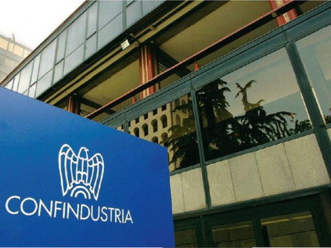 Confindustria prevede calo Pil in estate, produzione a ottobre +0,2%