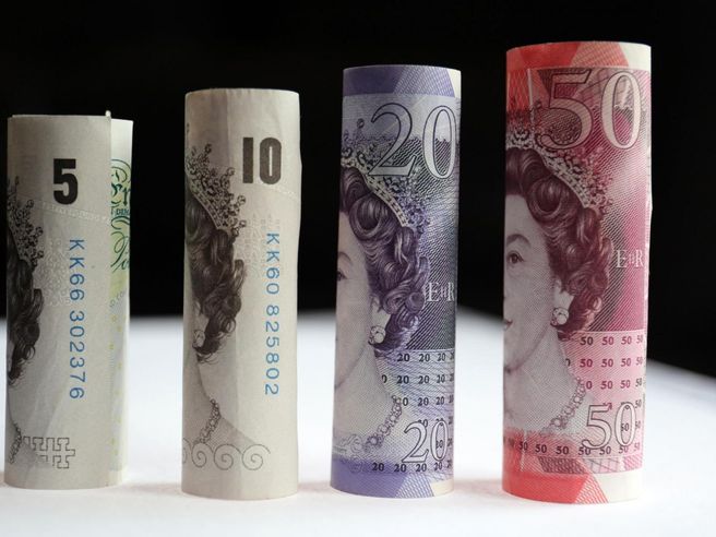 Forex: sterlina scatta a 1,325 contro il dollaro (massimi annui) dopo inflazione oltre attese