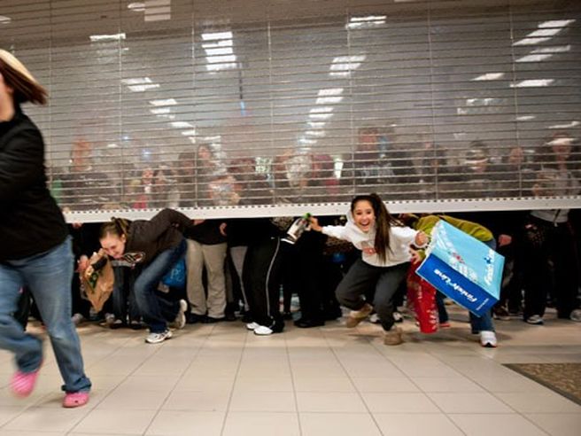 Stati Uniti: +3,8% per le vendite nel corso delle festività, sotto le stime