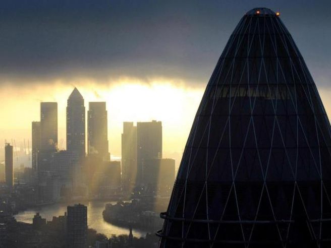 Tonfo di Micro Focus, -54% alla borsa di Londra: azzerata più della metà di valore mercato dopo profit warning