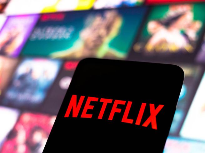 Netflix straccia le stime su utili, fatturato e crescita abbonamenti III trimestre: titolo vola del 14% a Wall Street