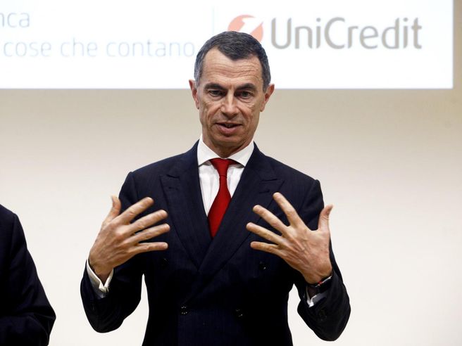UniCredit, Mustier: ‘fermamente impegnati a ripristinare distribuzione capitale’