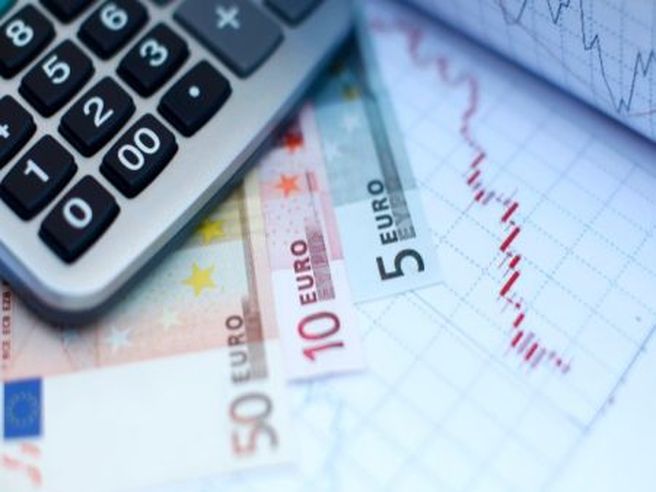 Clausole salvaguardia: aumento IVA porterebbe rincari per 842 euro a famiglia