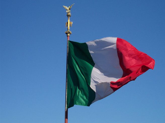 Italia: Commissione europea taglia stima Pil 2013 a -1,8%, ripresa nel 2014