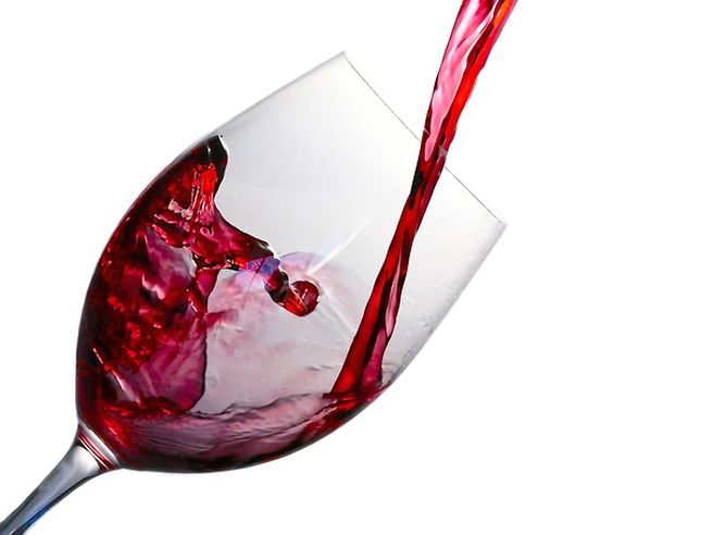 Rapporto vino: per Mediobanca-Sace settore in recupero del 3,5% nel 2021 con sponda export
