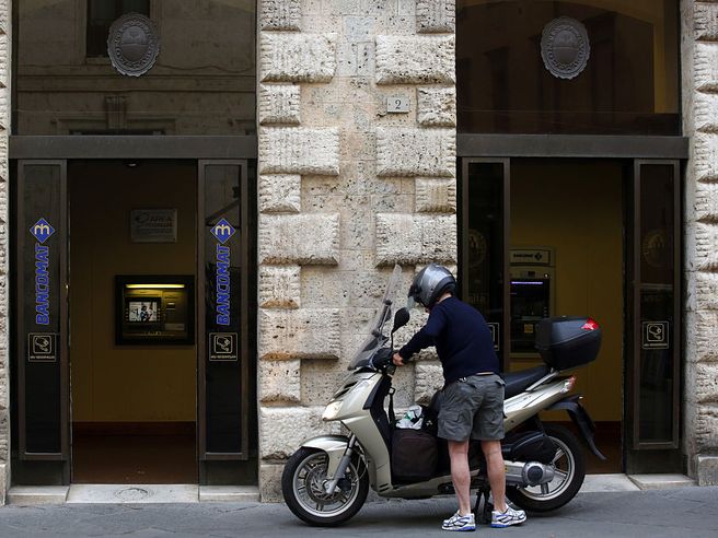 Mps: titolo sfiora rally +9% con arrivo Lovaglio e post conti. Barclays più ottimista su utili 2022