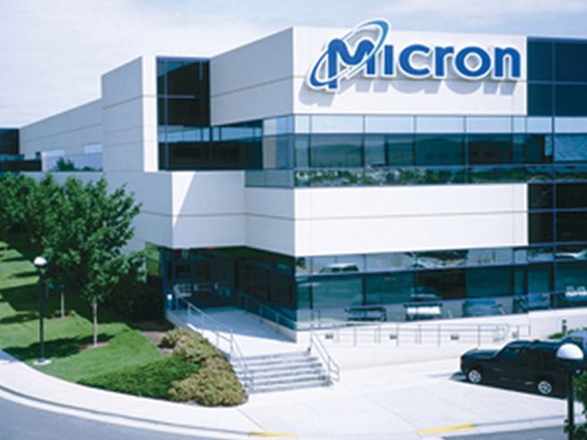 Micron: utili e fatturato sotto le stime nel Q3, titolo crolla nel pre-mercato